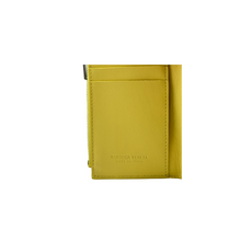 Upload the image to the Gallery viewer, Portafoglio Cassette Tri-Fold Con Zip
